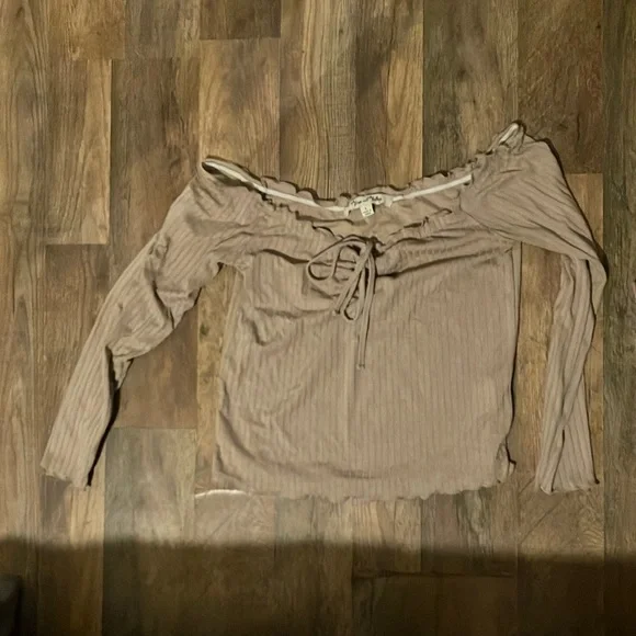 Off-Shoulder Ribbed Top - Picture 1 of 3